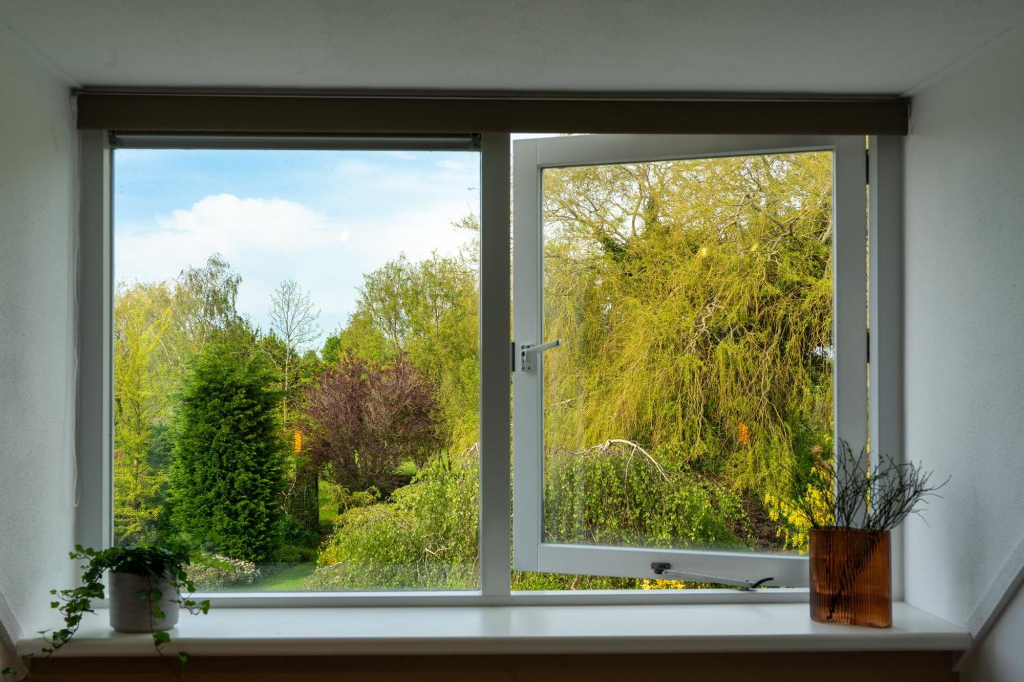 B&B Dijkhuis Vrouwenpolder Dış mekan fotoğraf